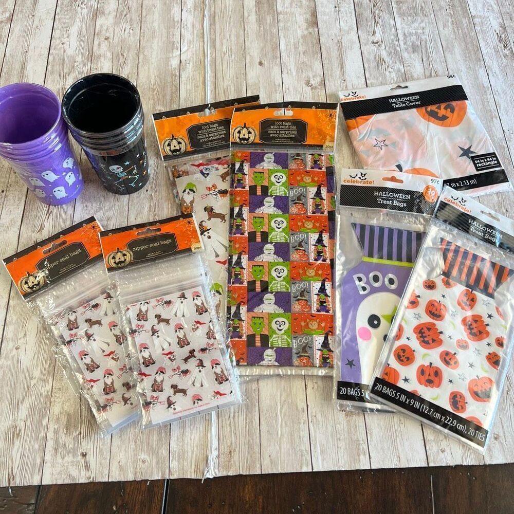 Halloween Party Supplies Lot Plastic Cups Loot Treat Candy Table Cover‎ Bags NWT